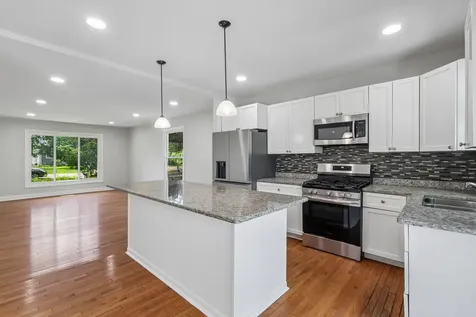 520 Woodlyn Drive Aurora IL 60505
