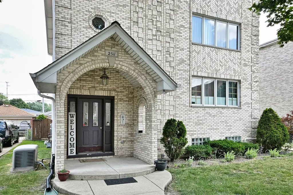 2511 North 74th Avenue Elmwood Park IL 60707