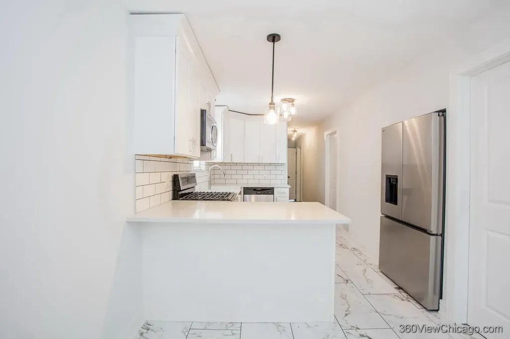 1037 West 103rd Street Chicago IL 60643