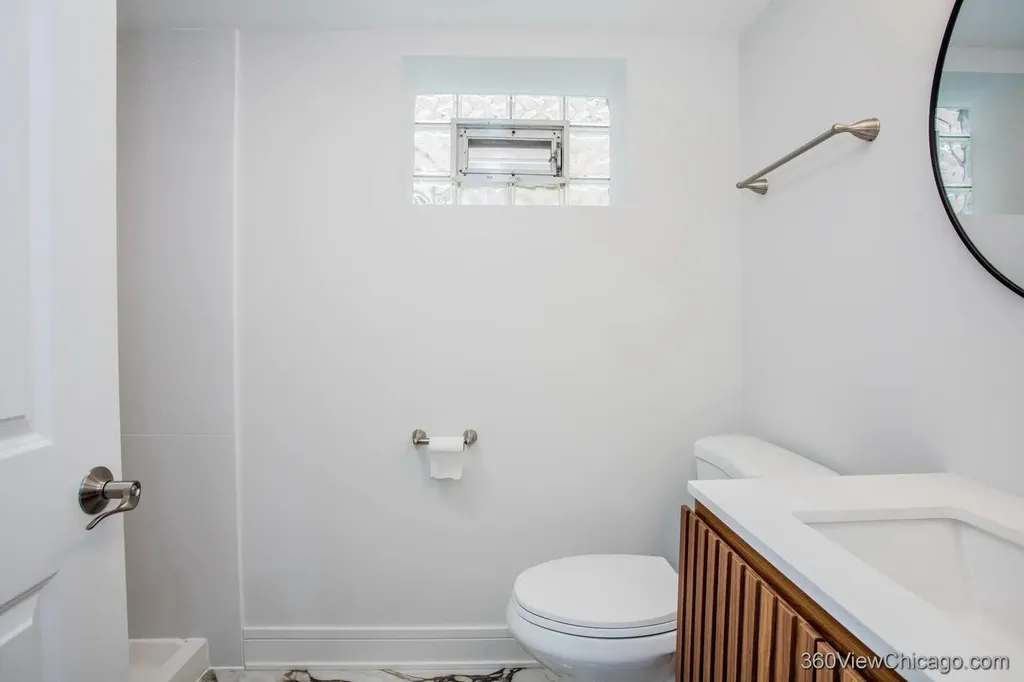 1037 West 103rd Street Chicago IL 60643