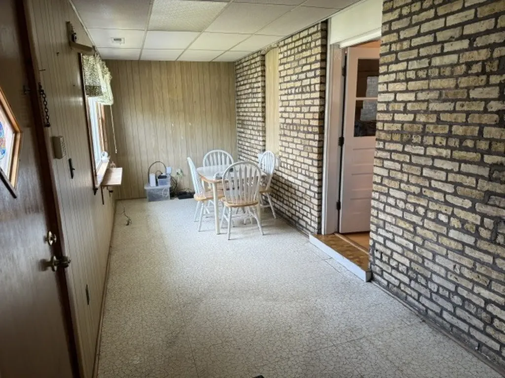 5330 West Melrose Street Chicago IL 60641