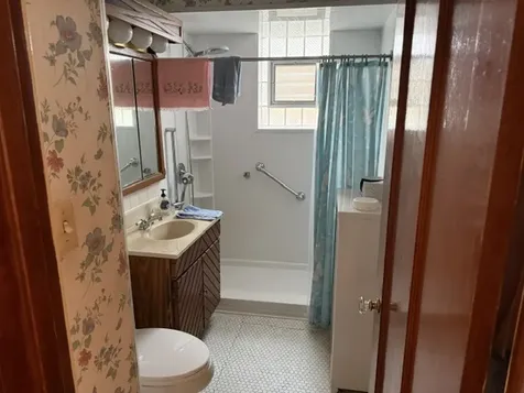 5330 West Melrose Street Chicago IL 60641