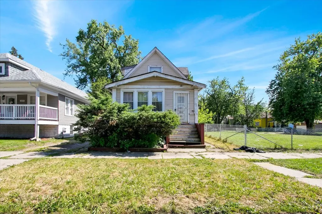 321 West 114th Street Chicago IL 60628