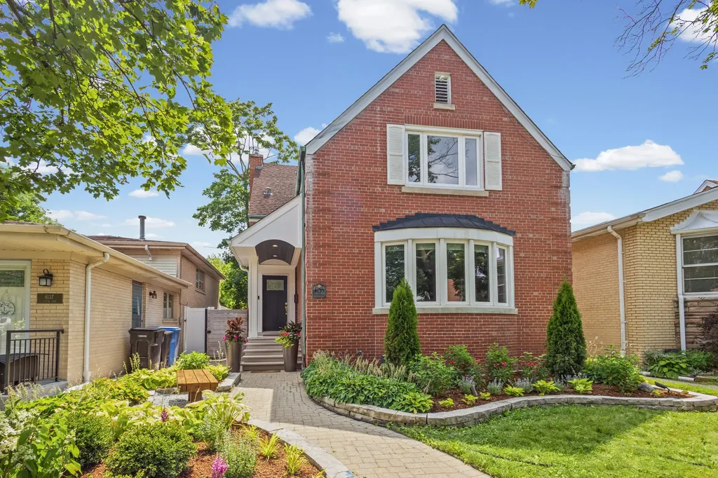 6133 North Lenox Avenue Chicago IL 60646