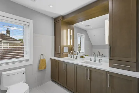 6133 North Lenox Avenue Chicago IL 60646