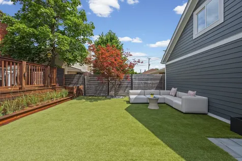 6133 North Lenox Avenue Chicago IL 60646