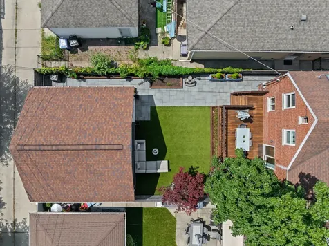 6133 North Lenox Avenue Chicago IL 60646
