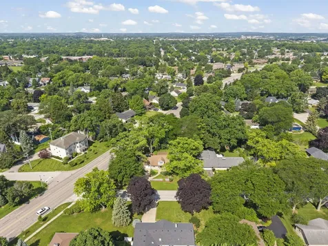 120 North Pine Street Geneva IL 60134
