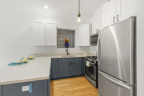 4662 North Winthrop Avenue Chicago IL 60640