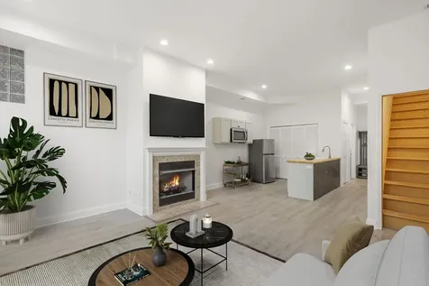 4662 North Winthrop Avenue Chicago IL 60640
