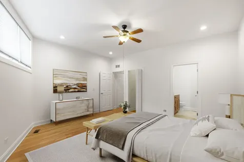 4662 North Winthrop Avenue Chicago IL 60640