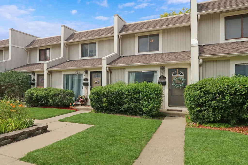539 Quail Creek Drive Grayslake IL 60030