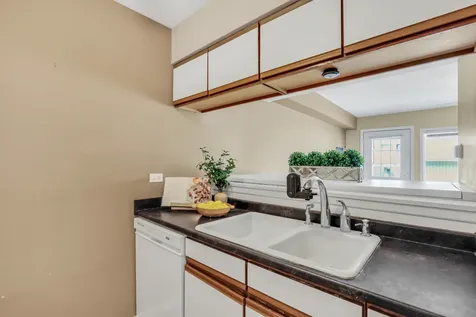 539 Quail Creek Drive Grayslake IL 60030