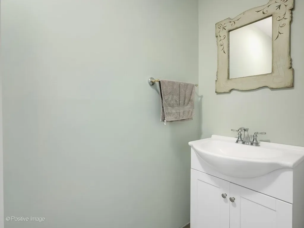 517 Renn Court Wheaton IL 60187