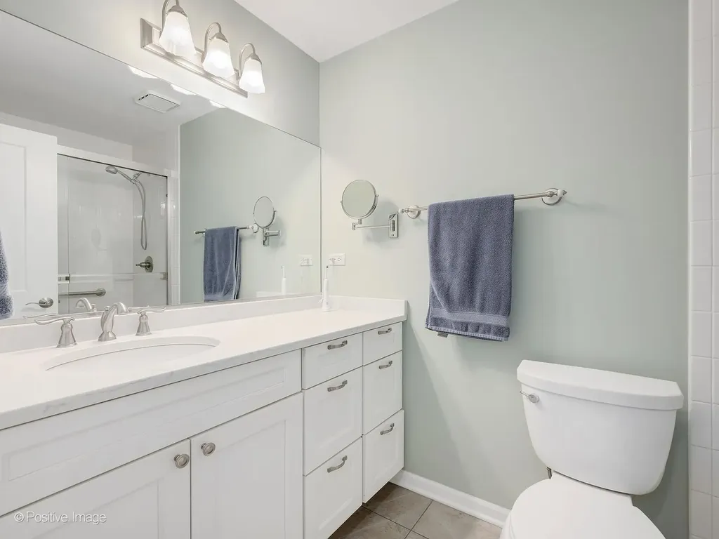 517 Renn Court Wheaton IL 60187