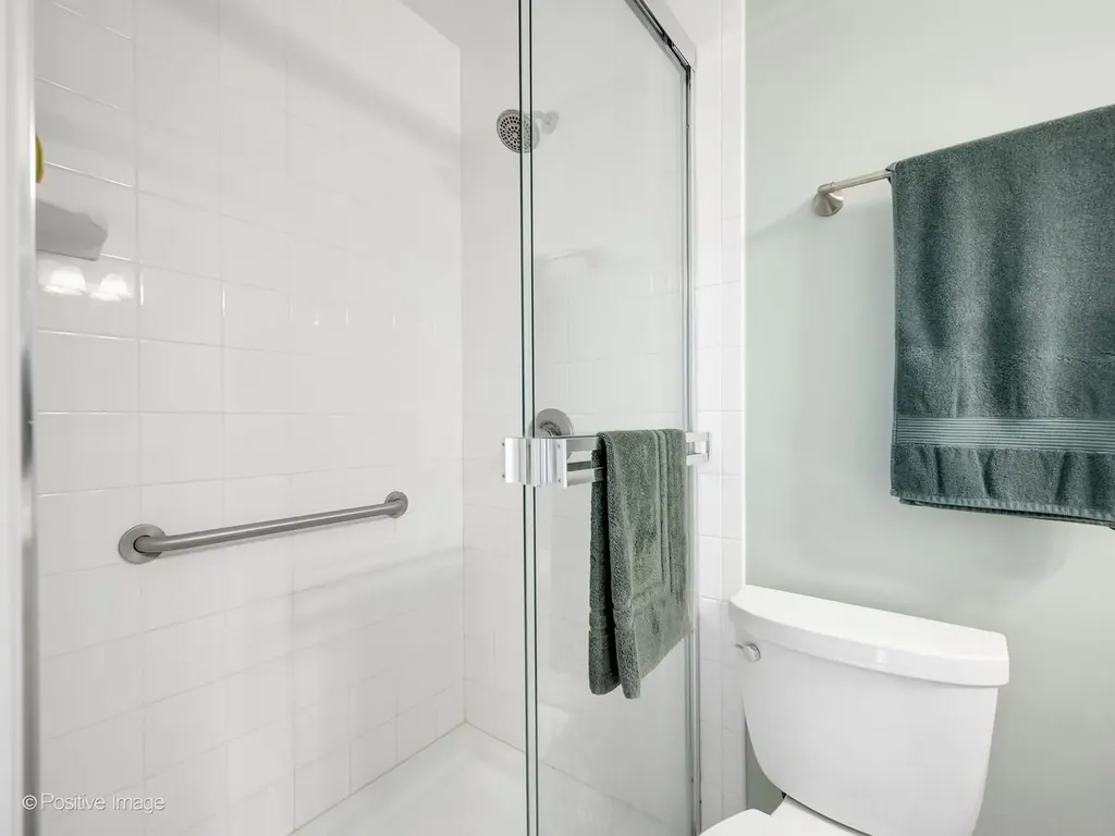 517 Renn Court Wheaton IL 60187