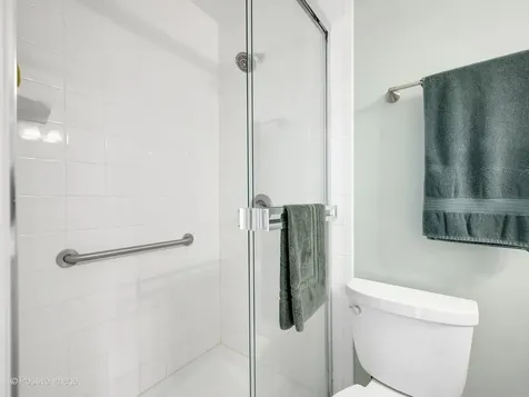 517 Renn Court Wheaton IL 60187