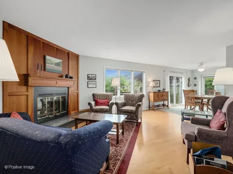 517 Renn Court Wheaton IL 60187
