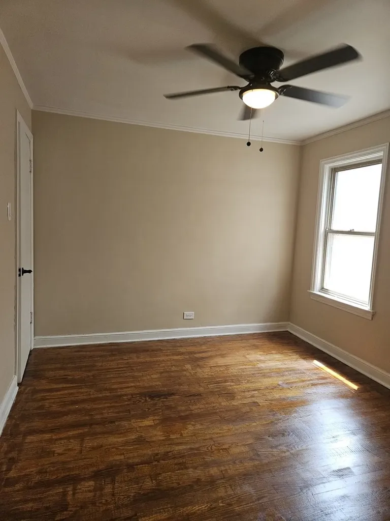 10638 South Eberhart Avenue Chicago IL 60628