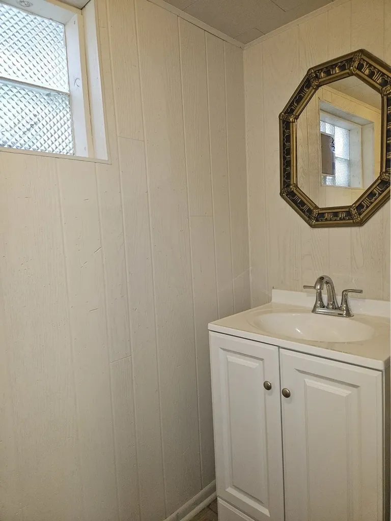 10638 South Eberhart Avenue Chicago IL 60628