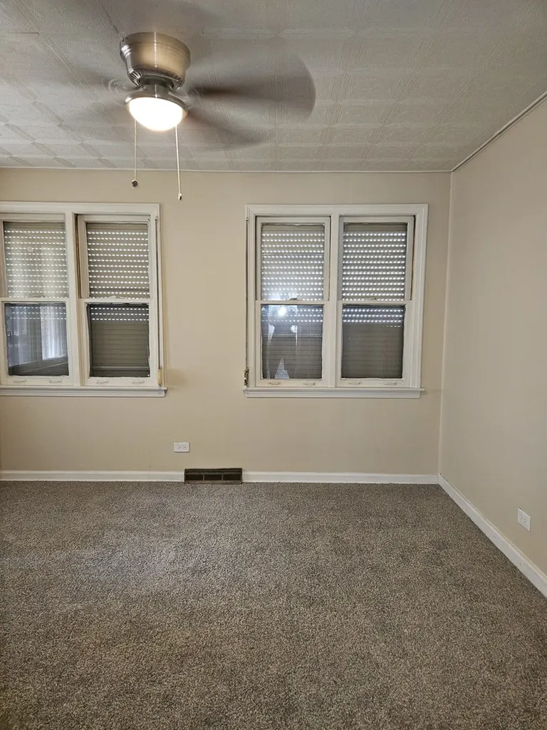 10638 South Eberhart Avenue Chicago IL 60628