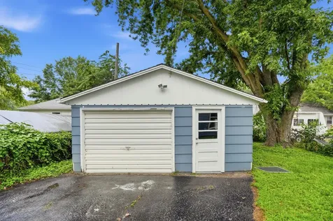 2817 19TH Street East Moline IL 61244
