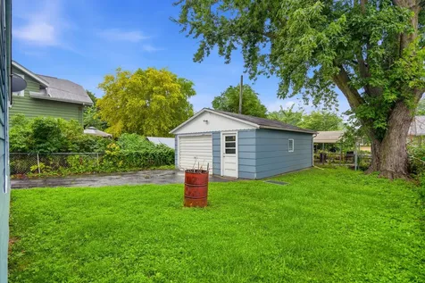 2817 19TH Street East Moline IL 61244