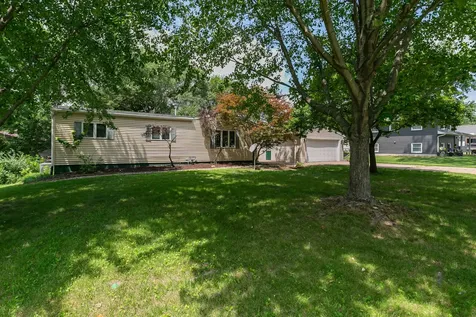 3325 40TH Street Moline IL 61265