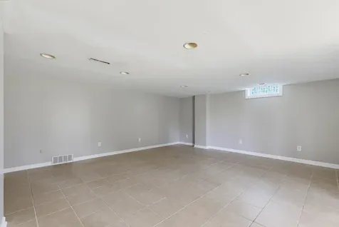 3325 40TH Street Moline IL 61265