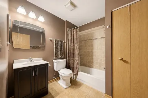 7411 Grandview Court Carpentersville IL 60110