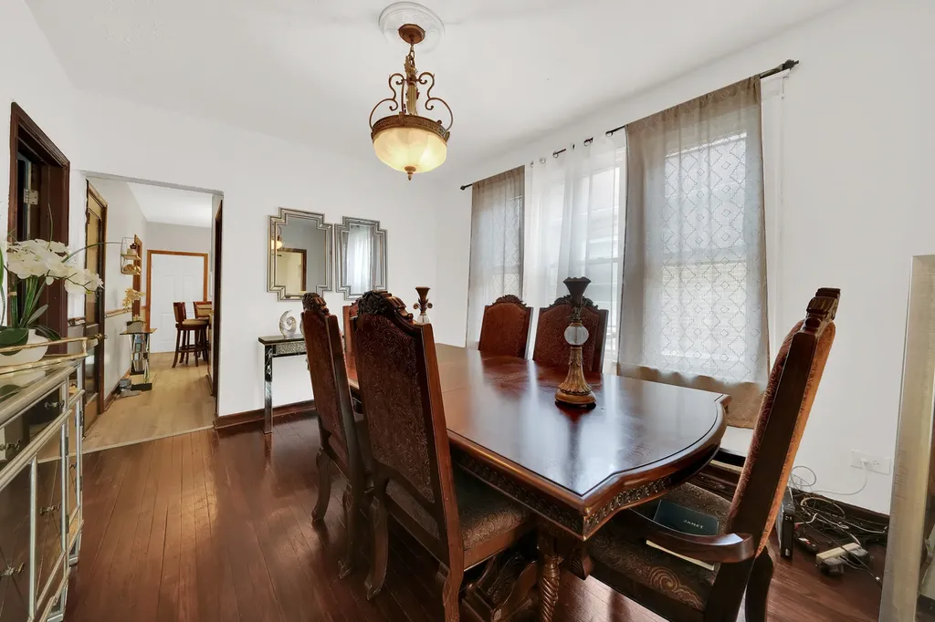 3353 West 60th Street S Chicago IL 60629
