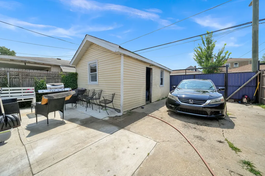 3353 West 60th Street S Chicago IL 60629