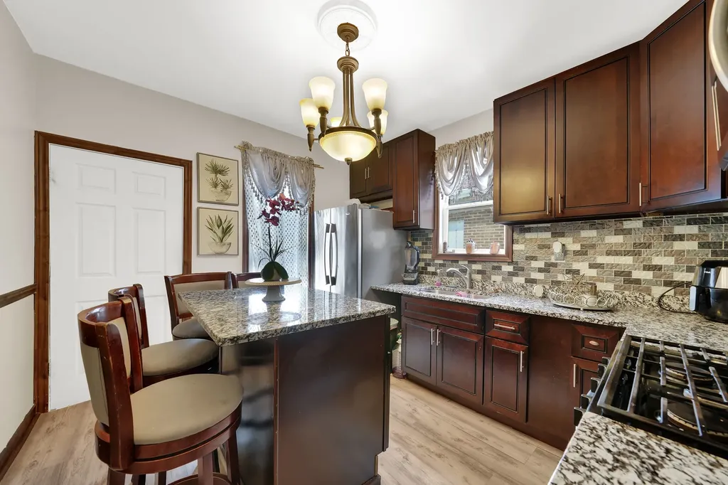 3353 West 60th Street S Chicago IL 60629