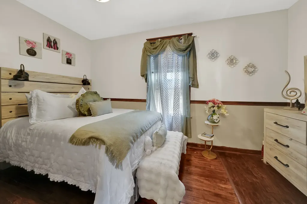 3353 West 60th Street S Chicago IL 60629