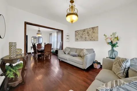 3353 West 60th Street S Chicago IL 60629