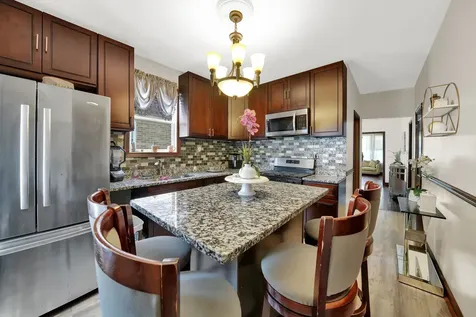 3353 West 60th Street S Chicago IL 60629