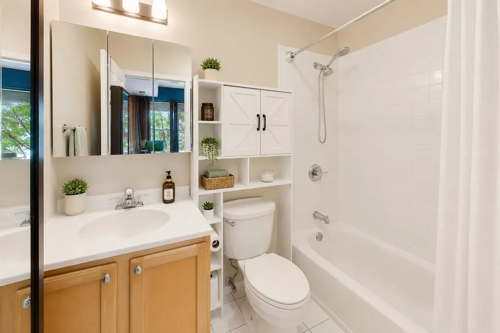 835 West Lawrence Avenue Chicago IL 60640