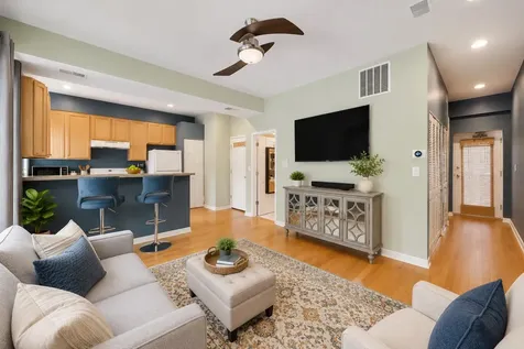 835 West Lawrence Avenue Chicago IL 60640