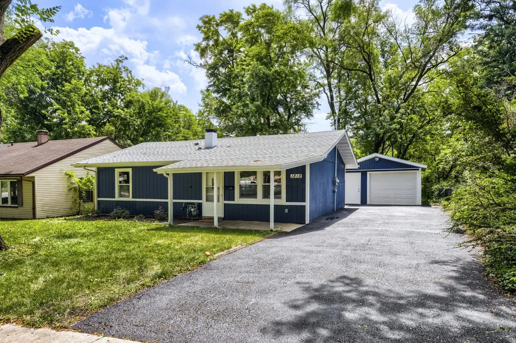 1818 Sauk Trail Sauk Village IL 60411