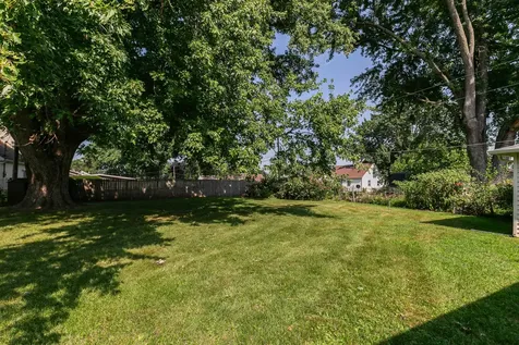 5011 48TH Street Moline IL 61265