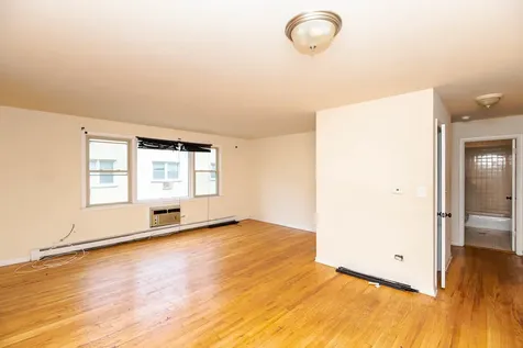 2007 West Touhy Avenue Chicago IL 60645