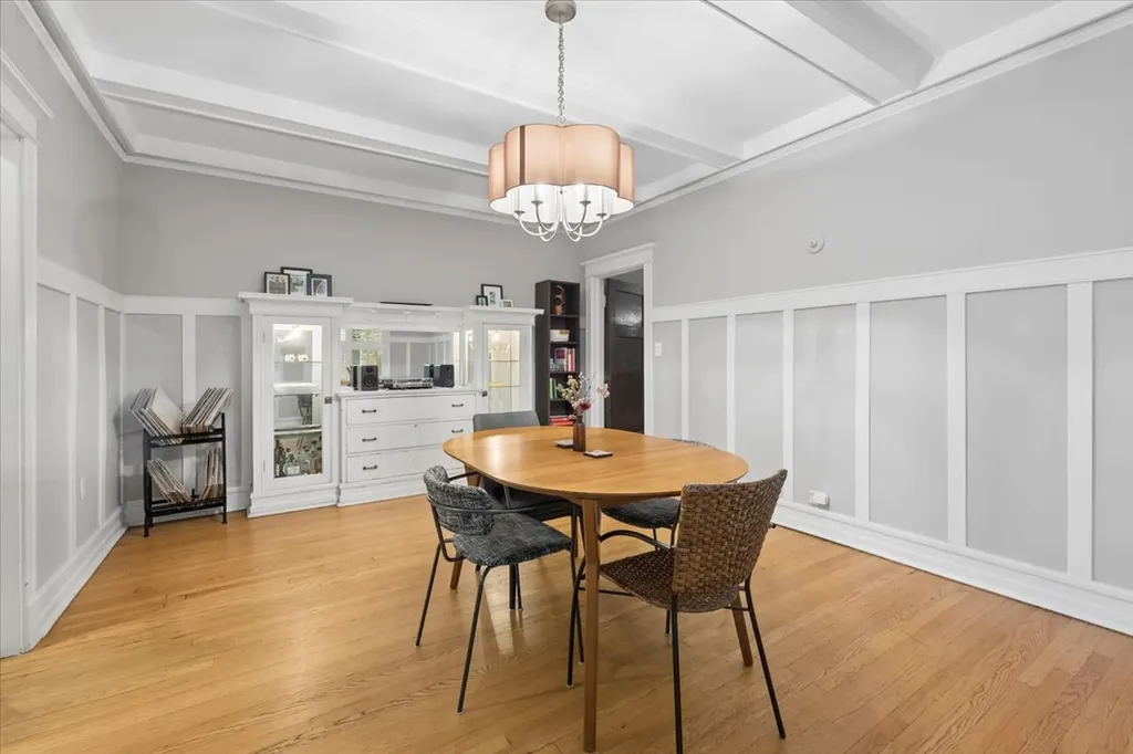 5522 South Everett Avenue Chicago IL 60637