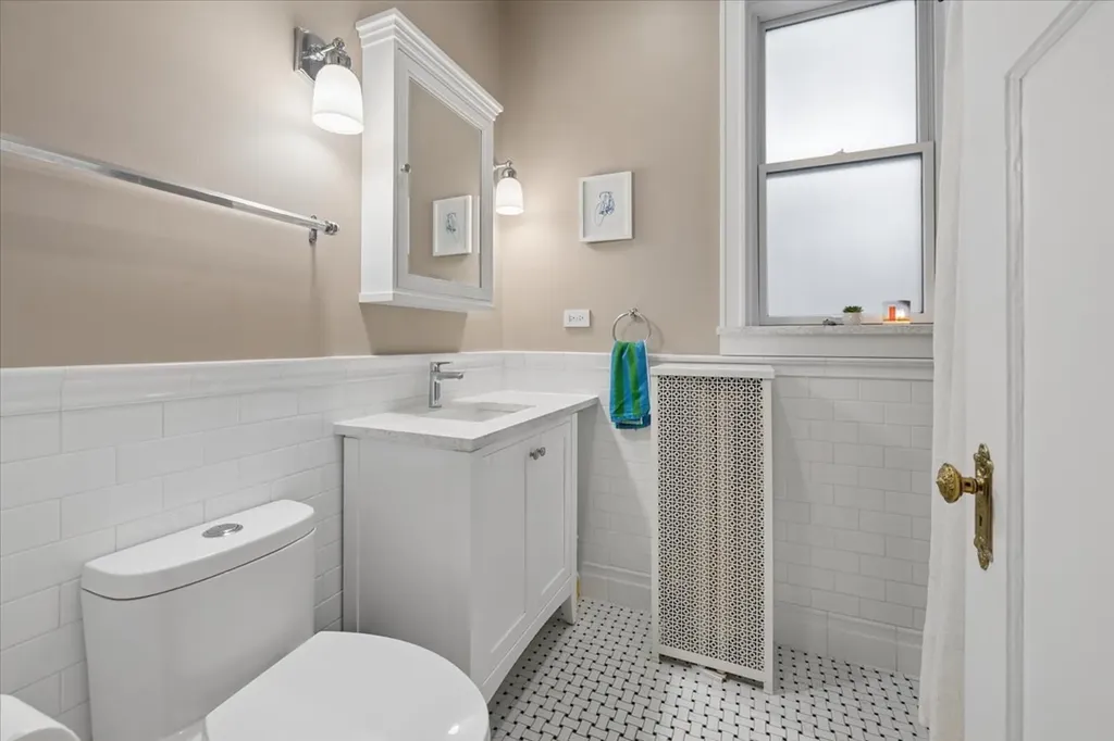 5522 South Everett Avenue Chicago IL 60637