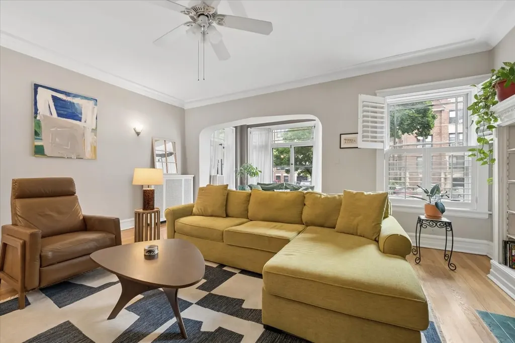 5522 South Everett Avenue Chicago IL 60637