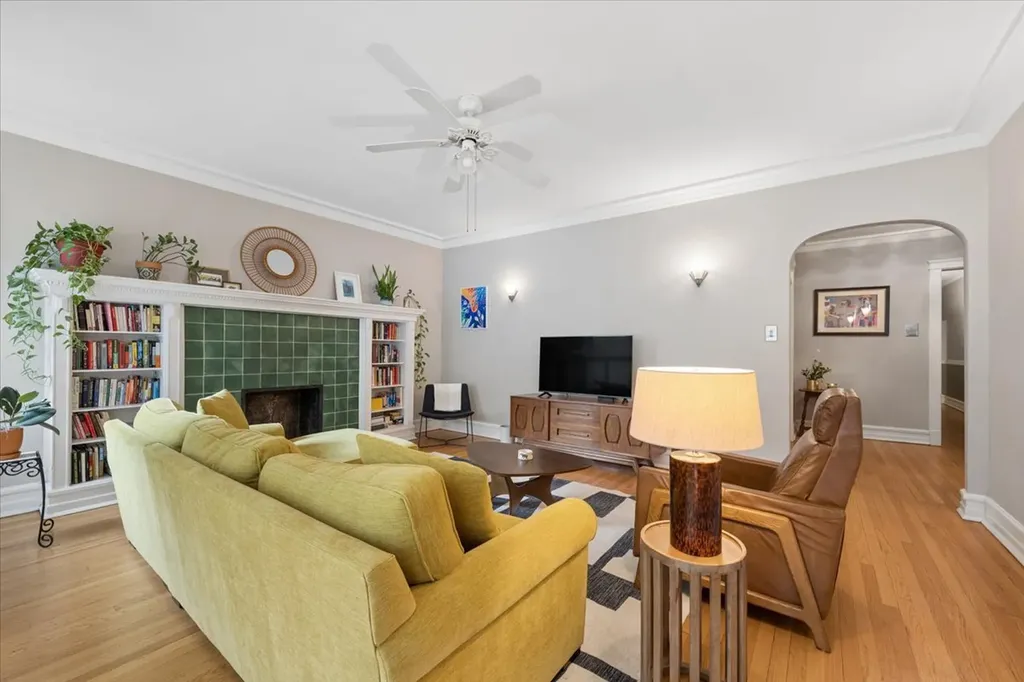 5522 South Everett Avenue Chicago IL 60637