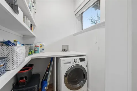 5522 South Everett Avenue Chicago IL 60637