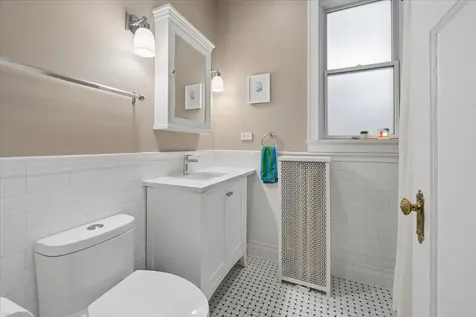 5522 South Everett Avenue Chicago IL 60637