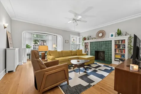 5522 South Everett Avenue Chicago IL 60637