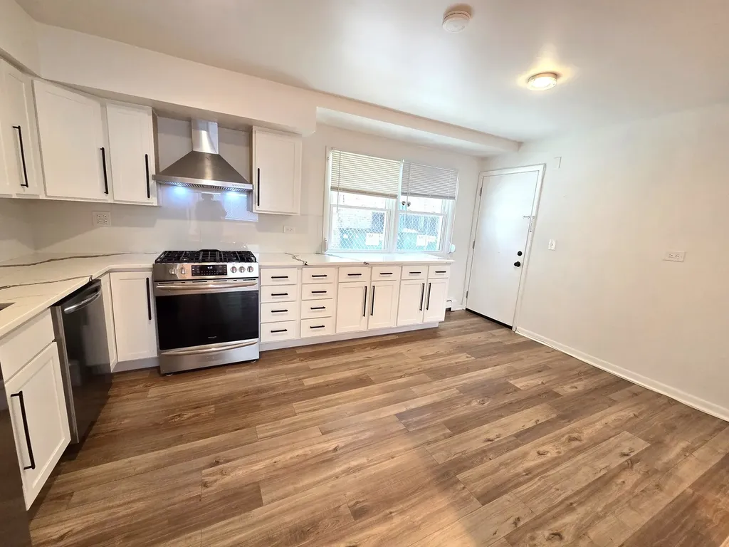6921 North Ashland Boulevard Chicago IL 60626