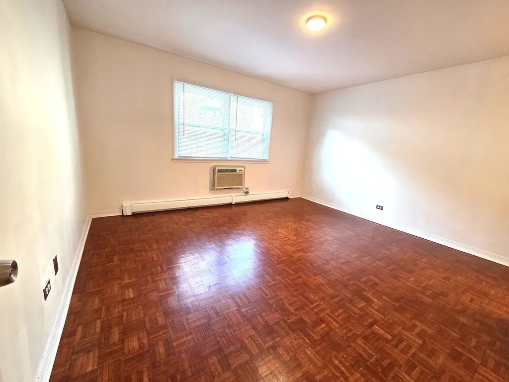 6921 North Ashland Boulevard Chicago IL 60626
